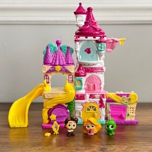 Disney DOORABLES Enchanted Princess Playset Houses Figures PASCAL RAPUNZEL FLYNN